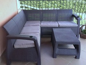 trehmestnii-divan-rattan6
